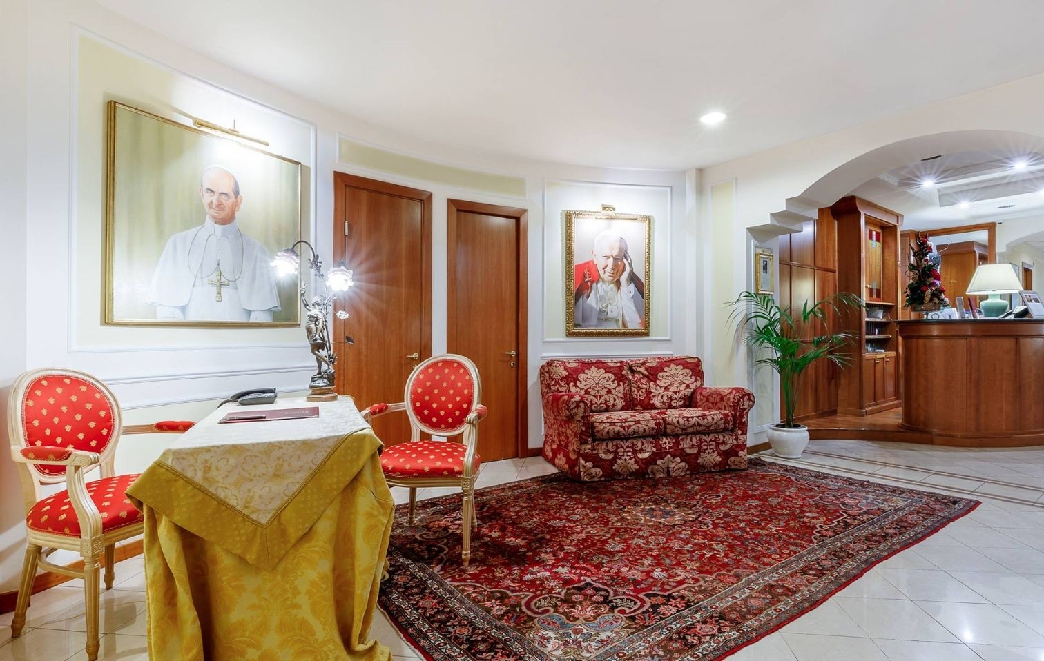 copertina hotel vaticano