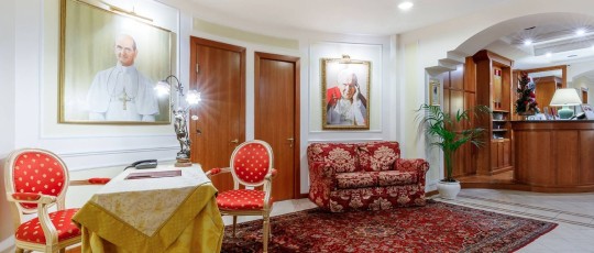 copertina hotel vaticano