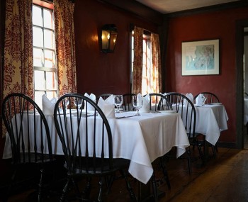 white horse h1 dining room