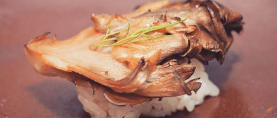 erik aplin sushi vegano nigiri di funghi