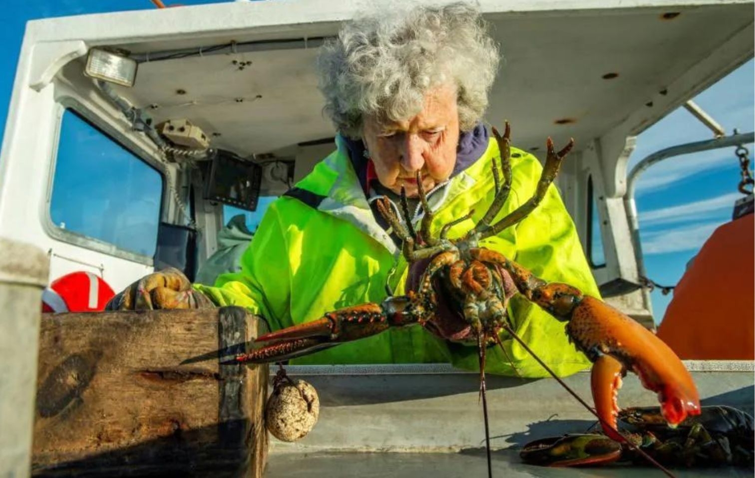 Lady Lobster: 104 anni per la pescatrice di aragoste più anziana al