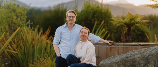 domu retreat Alexanders Art Agency