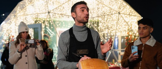 copertina parmigiano reggiano natale