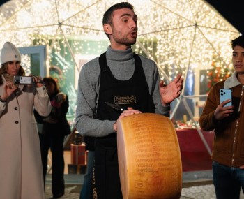 copertina parmigiano reggiano natale