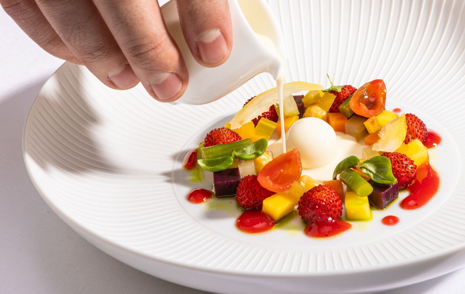 Mozzarella, how to turn cheese into a dessert: a recipe from the Luogo di Aimo e Nadia | Chef Recipe