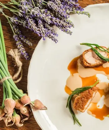 Animelle di vitello al fieno agretti bagna cauda