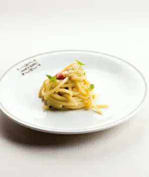 Spaghetti Cipollotto e Peperoncino Il Luogo di Aimo e Nadia Ph A Mauri Italian Gourmet