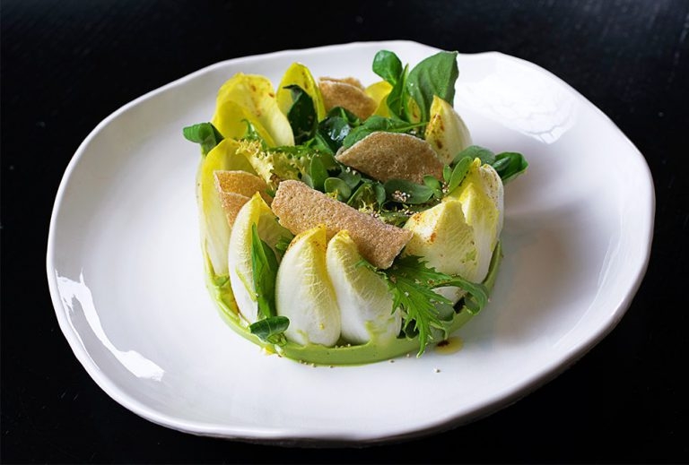 Green salad with guacamole, crispy amaranth, and balsamic vinegar | Andrea Berton | Chef Recipes | R