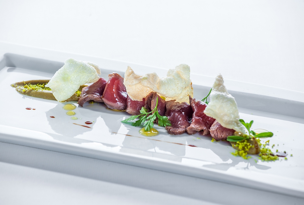 Venison roast-beef, pistachio puree, lemon honey and wasabi puffed rice chips | Chef Recipes | Repor