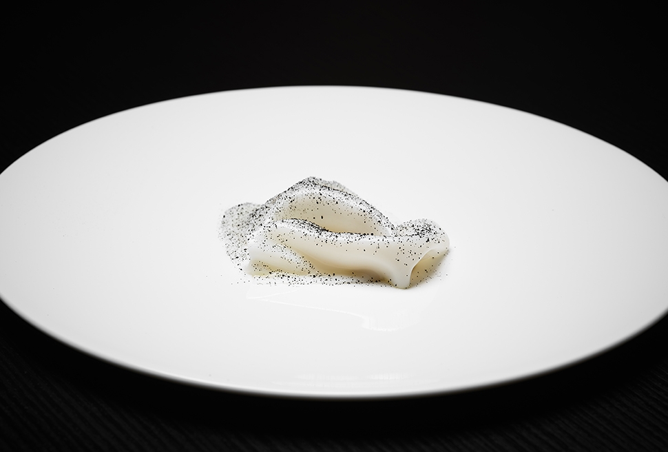 Cuttlefish, young cuttlefish, almond, and lemon | Angelo Sabatelli | Chef Recipes | Reporter Gourmet