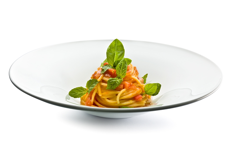 Spaghettoni with five kinds of tomatoes | Nino Di Costanzo | Chef Recipes | Reporter Gourmet S.r.l.