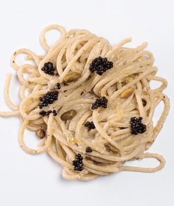 Spaghetto miso di pistacchi bergamotto e caviale ricetta