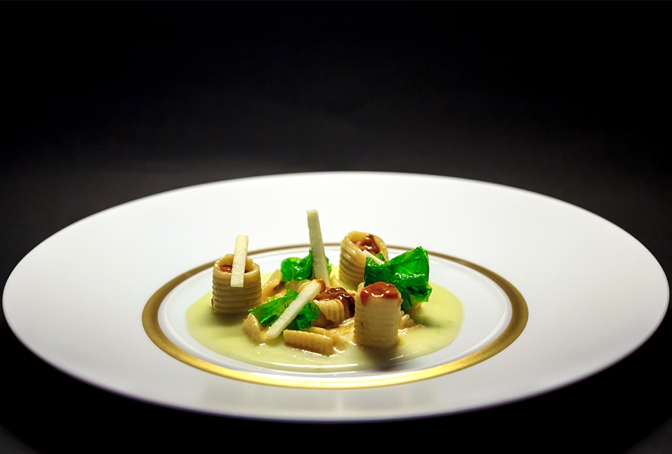 "Pasta della pazienza" with sea urchins, sanapo and baby squid | Ciccio Sultano | Chef Recipes | Rep