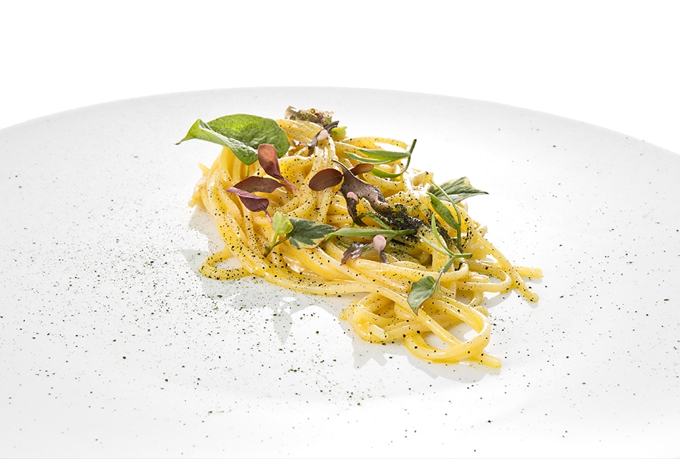 Sea breeze, spaghetti cooked in langoustine extraction, kaffir lime and plankton | Chef Recipes | Re