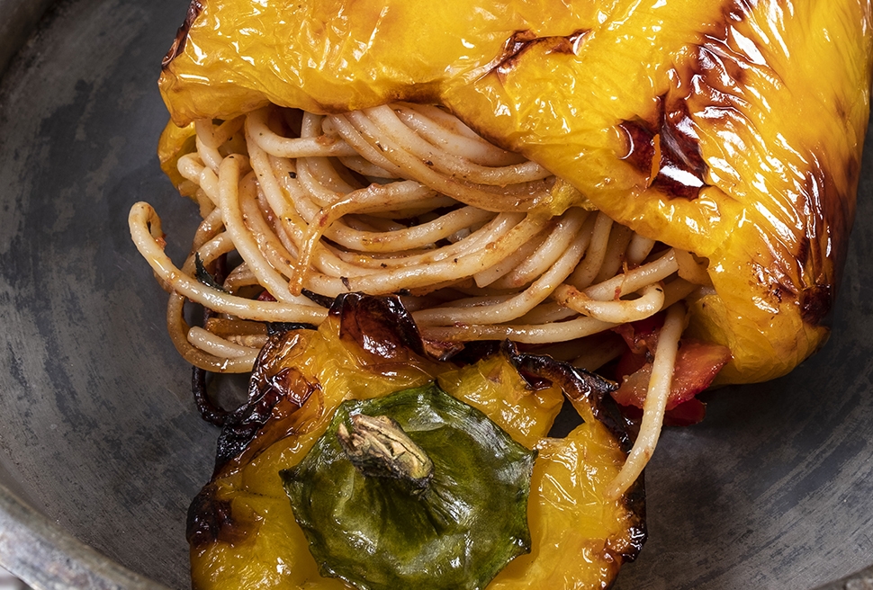 Stuffed bell peppers with Neapolitan-style pasta | Peppe Guida | Chef Recipes | Reporter Gourmet S.r