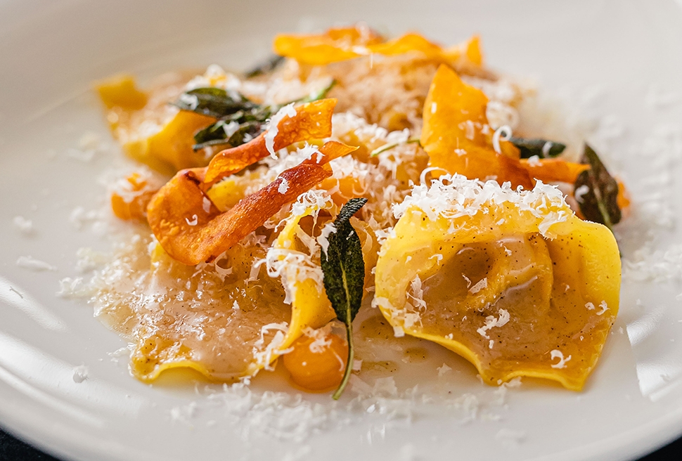 Ricetta Tortelli di zucca, salvia fritta, mostarda, Parmigiano Reggiano ...