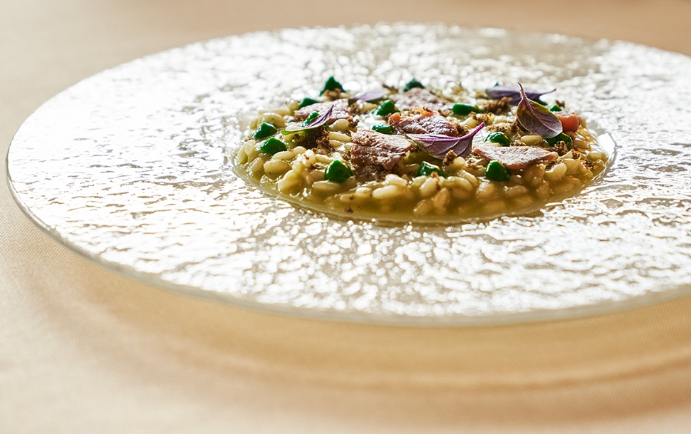 Risotto with tomato water, plankton, capers, anchovies, basil | Chef Recipes | Reporter Gourmet S.r.