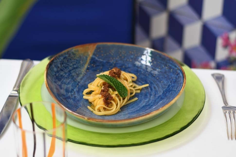 Peppe Aversa Spaghetti gragnanesi con ricotta alle alici noci e limone ph Benedetta Bassanelli