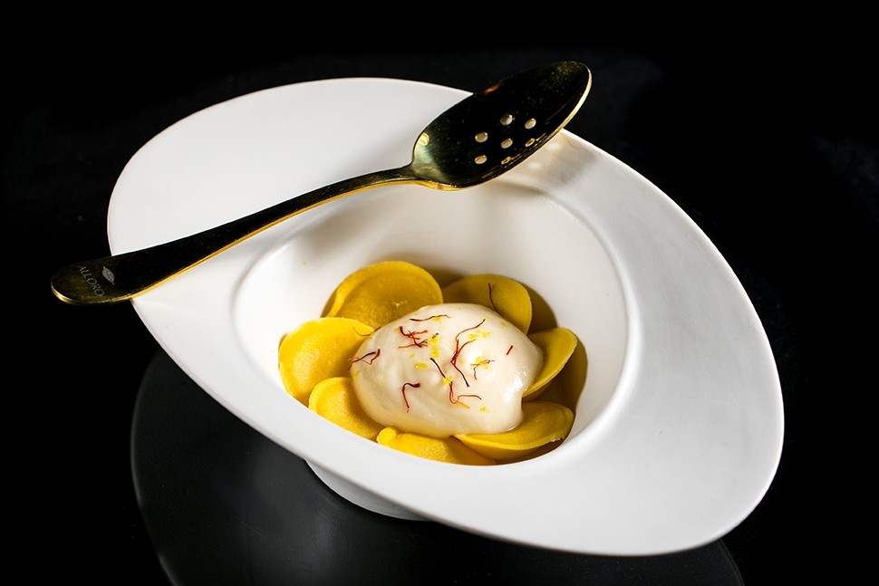1 DiGiacinto CAPPELLETTI IN BRODO ASCIUTTO con Parmigiano Zafferano e Limone 2 Alberto Blasetti Phjpg