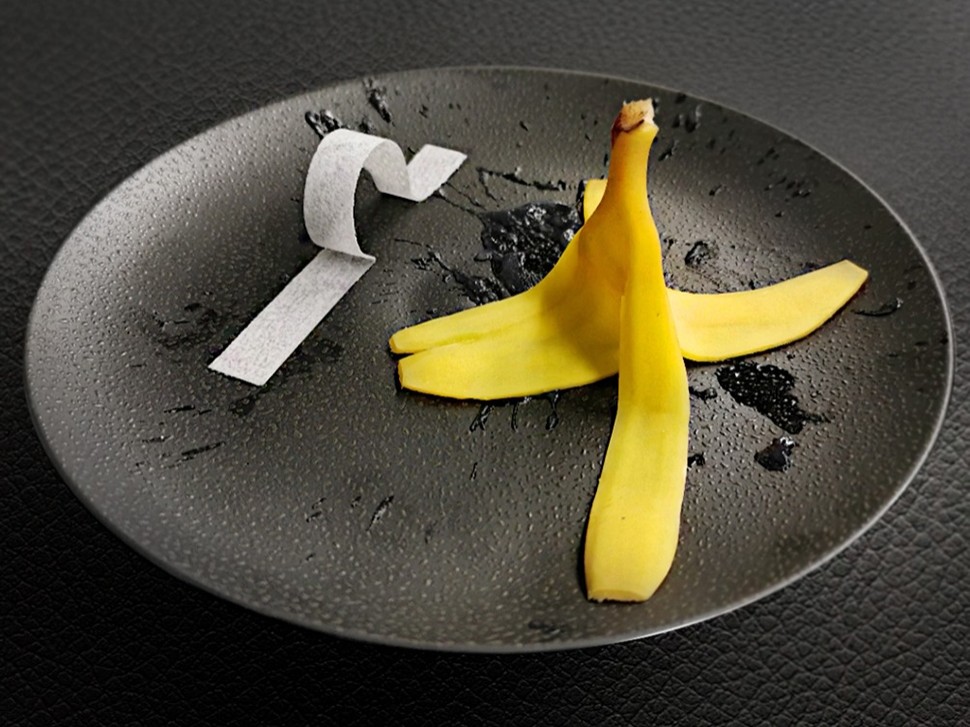 15 Terry Giacomello buccia di banana omaggio Cattelan