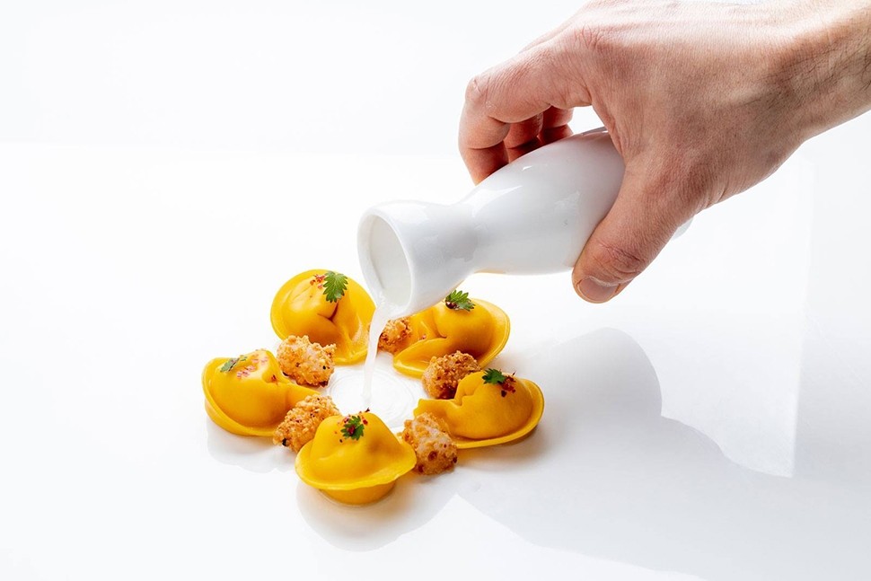 19 Marco Martini Ravioli di Carbonara Gamberi Bianchi e Pecorino Affumicato