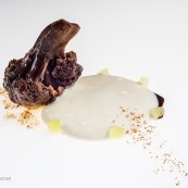 13 Oriol Castro Mateu Casanas and Eduard Xatruch Black cauliflower with coconut and lime bechamel Francesc Guillamet