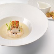 15 Gennaro Esposito Trancio di scorfano gratinato scampi e purea di fagioli di Controne