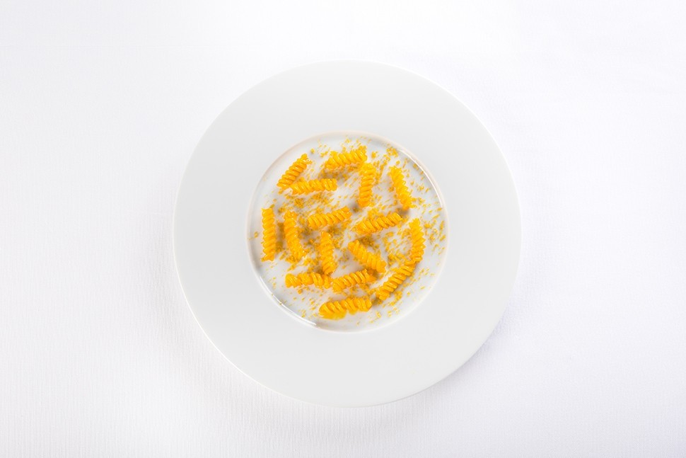 15 Luigi Taglienti Fusillo al frutto della passione e bottarga di muggine