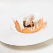 3 Franco Aliberti Torta ai fondi di caffe senza farina cremoso al mascarpone e gelato al caffe espresso