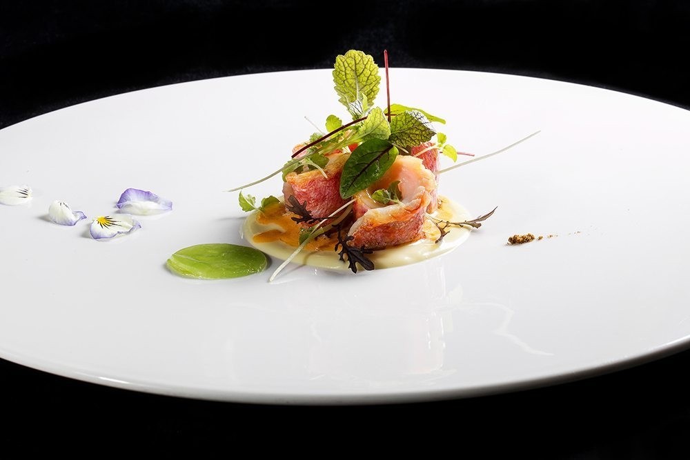 1 Salvatore Bianco Triglia con crema di finocchi allanice ed estratto di lisca Ristorante Il Comandante Romeo Hotel Napoli