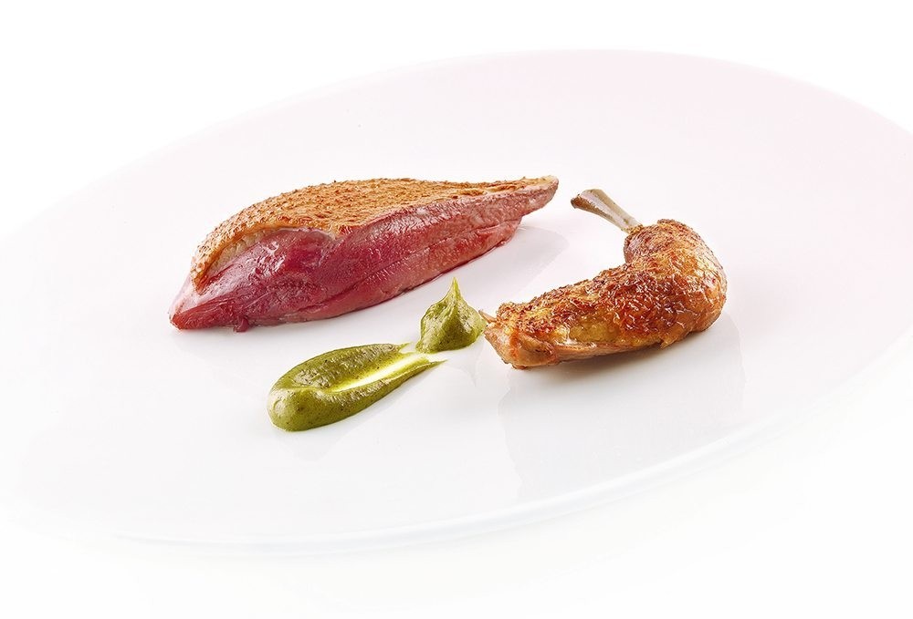22 Niko Romito foto Roberto Sammartini per Grandecucina Piccione fondente e pistacchio