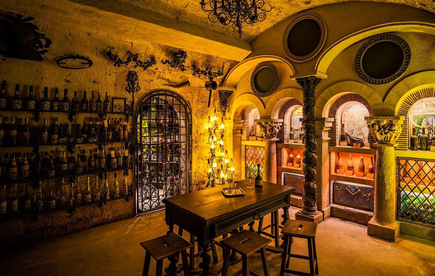 La Tour d'Argent: the epic wine cellar with 300,000 wines opens to