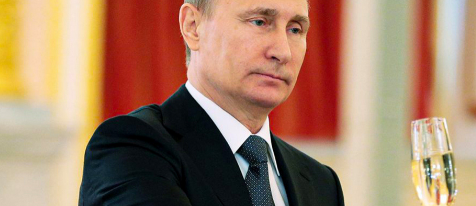 Copertina Putin Champagne Crediti ITAR TASS News Agency Alamy Stock Photo
