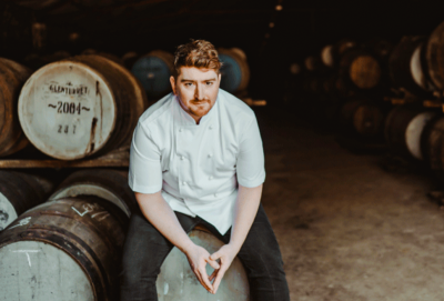 Copertina Chef Mark donald nella prima distilleria di Whisky scozzese